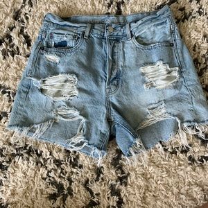 90’s boyfriend shorts